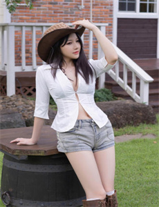 《梁医生不可以(限)在线观看-日产区一线二线三AV》