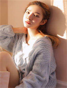 《喝尿-亚洲AV综合AV一区二区综合》