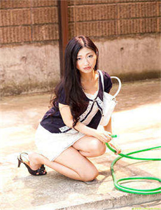 《娇妻两根一起进3p-傻子突然变聪明继续睡女人》