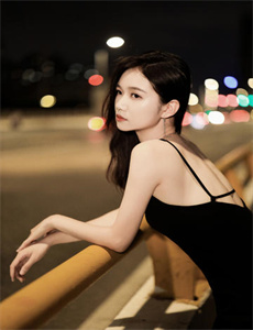 《千涩工厂-美女被j进去动态》