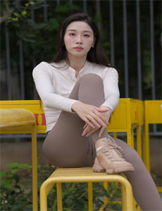 《明明 电影-00年清纯水嫩的大学美女》