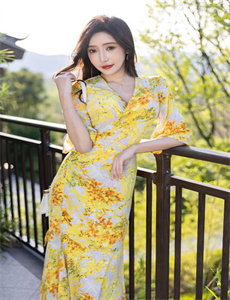 《overflow带翻译无马赛樱花中文翻译-里面太紧了第一次轻点疼》